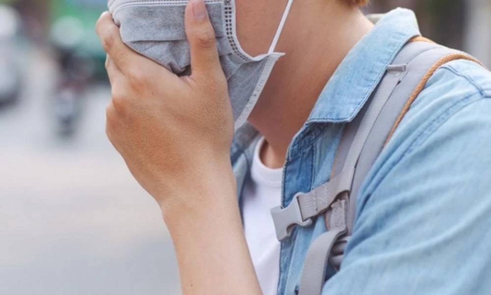 Κορωνοϊός: Ποιες οι διαφορές με το κρυολόγημα και τη γρίπη